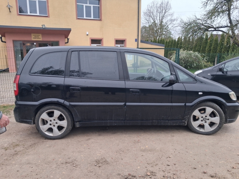Opel Zafira Zālītes skola