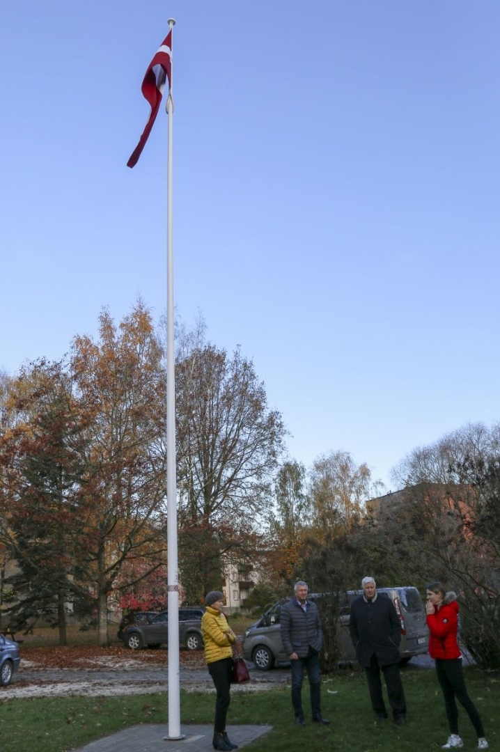 Karoga masts – konsolidējošs elements