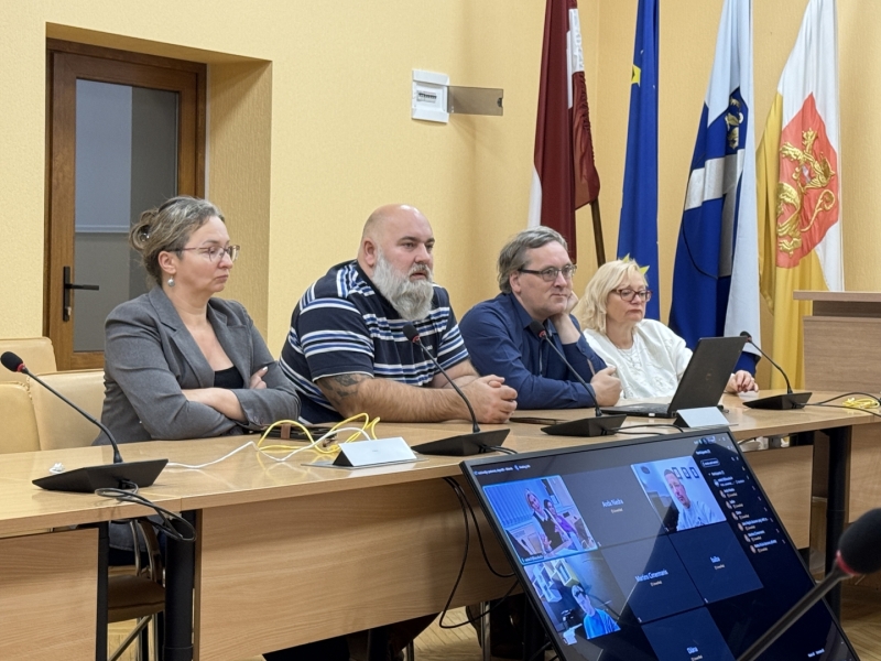Iedzīvotāju padomes un pašvaldības vadība pārrunā sadarbības iespējas