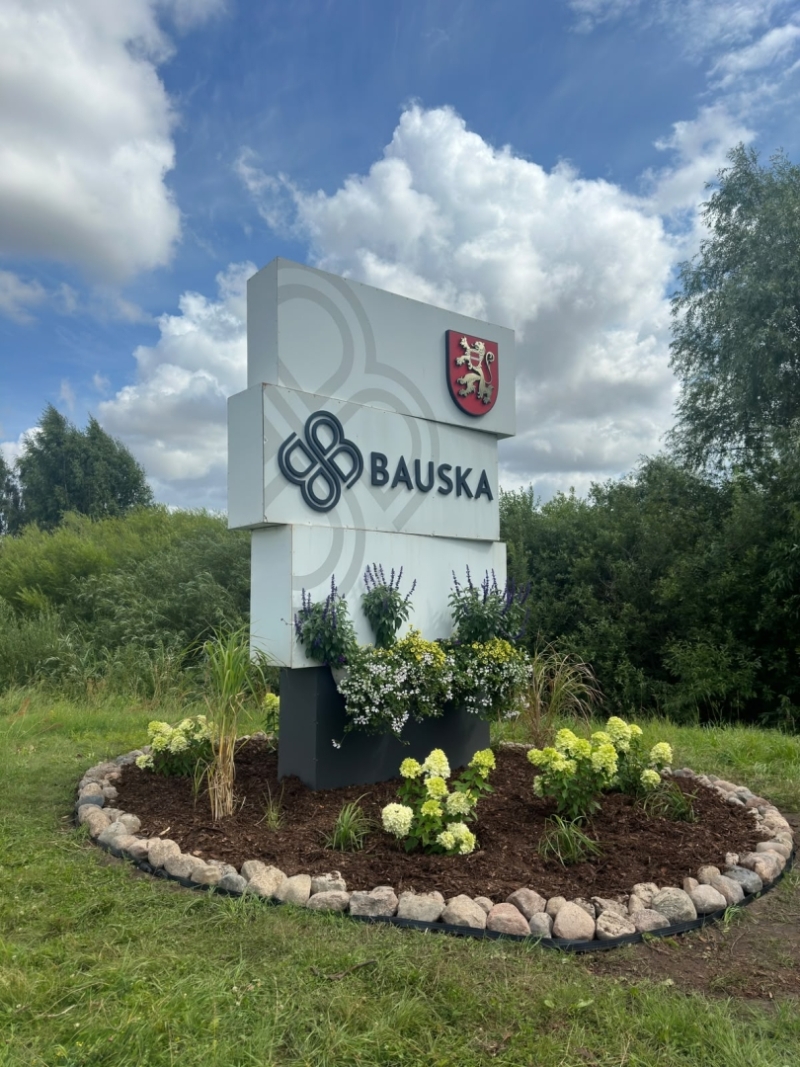 Autoceļa Bauska-Dobele ceļa malā