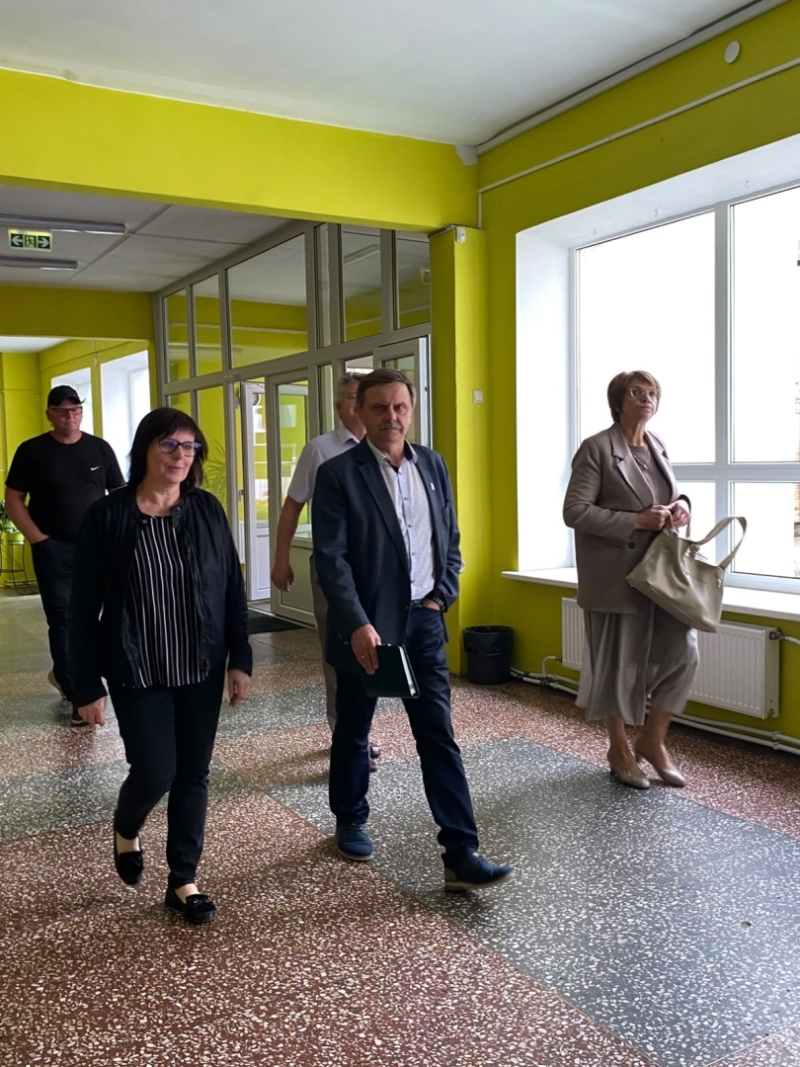 Īslīces pamatskola