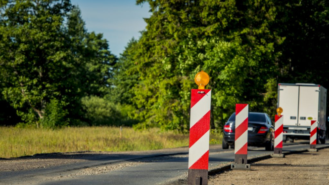 Autovadītāju ievērībai: posmā no Iecavas līdz Bauskai trīs luksofori; aicinām plānot papildu laiku ceļam