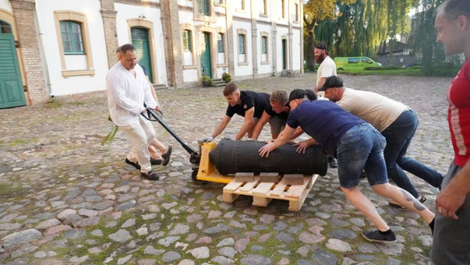 Lielgabala pārvietošana