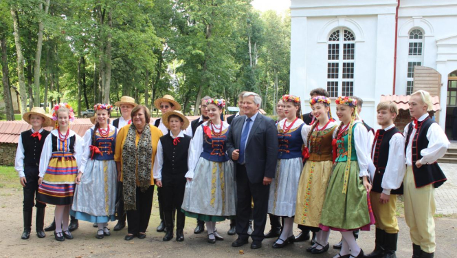 Grāfs Komorovskis apmeklē Kurmeni