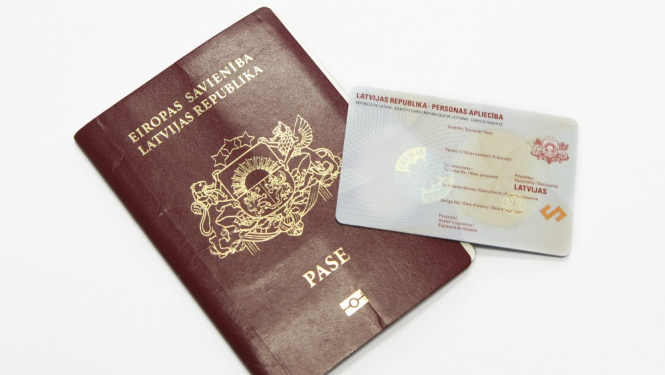 Personas apliecība (eID karte) kā obligāts personu apliecinošs dokuments un identifikācijas rīks