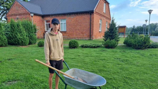 Vasaras brīvlaikā jaunieši aktīvi iesaistījās Nodarbinātības valsts aģentūras izsludinātajā aktīvās nodarbinātības pasākumā