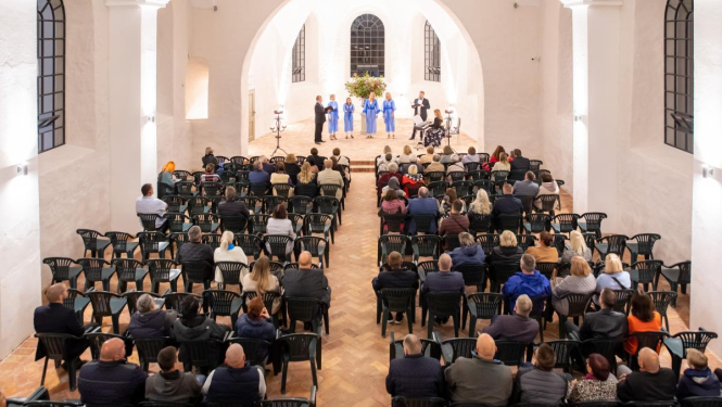 Svinīgā pasākumā durvis apmeklētājiem ver vaļā Kultūrtelpa «Mežotnes baznīca»