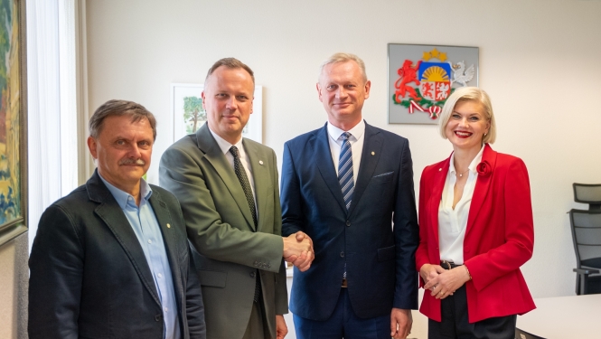 Ar ministru Edgaru Tavaru pārrunā teritorijas plānošanas, attīstības un drošības jautājumus