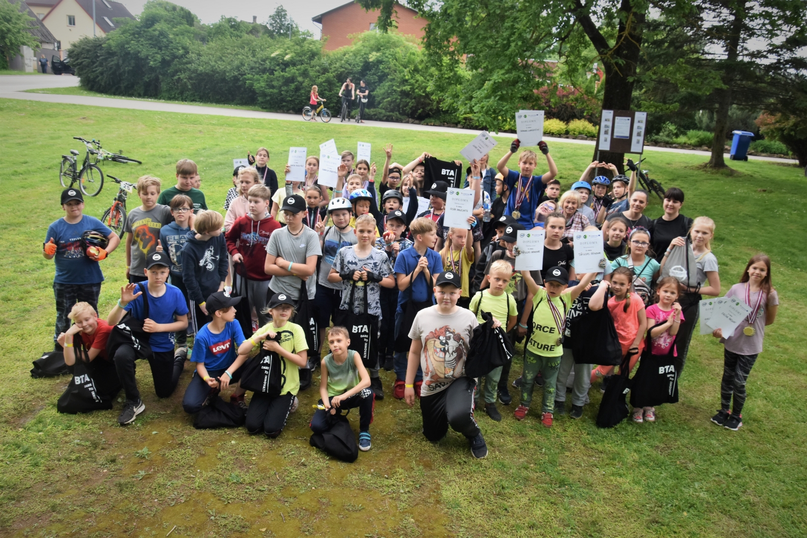 Velo braukšanas sacensības projektā „droša vide skolēniem un skolotājiem – kvalitatīvas izglītības pamats'' (13)