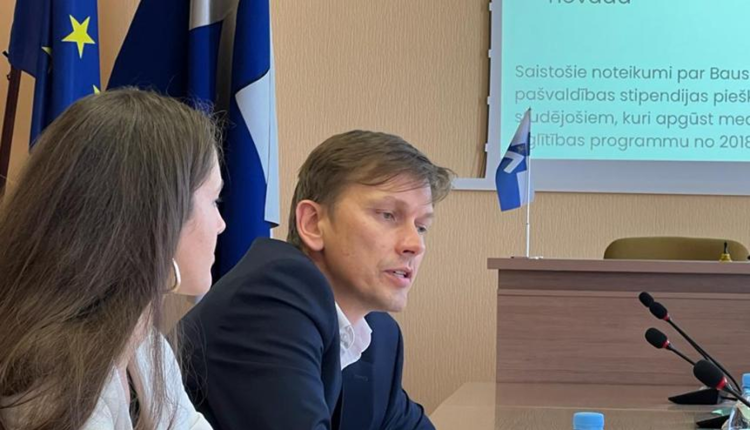 Veselības ministrijas parlamentārais sekretārs Ilmārs Dūrītis ar pašvaldības pārstāvjiem pārrunā veselības aprūpes jomu