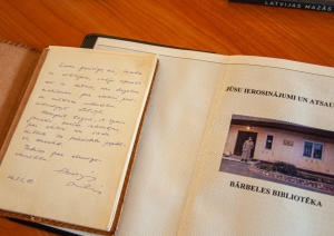 Bārbeles bibliotēkai 100