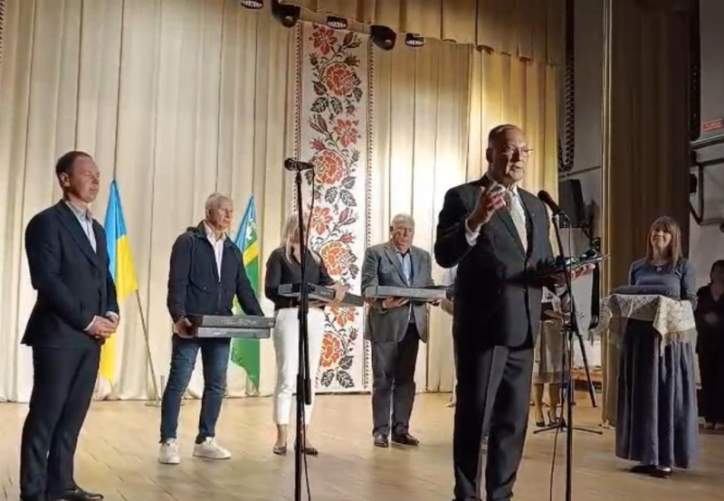 Izpilddirektors sveic Malinu jubilejā