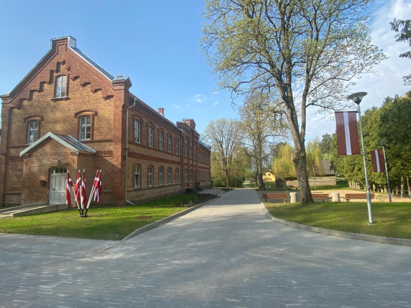 Sarkanā skola