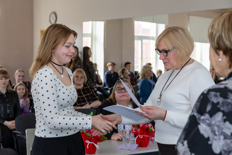 Pirmās pakāpes diplomu saņem Izabella Purmale, Iecavas vidusskolas 9. klases skolniece