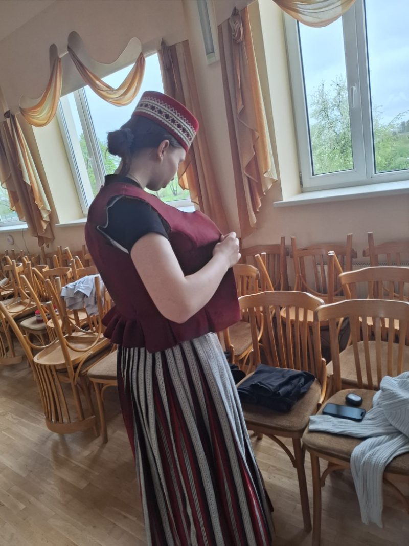 Codes jauniete tērpjas