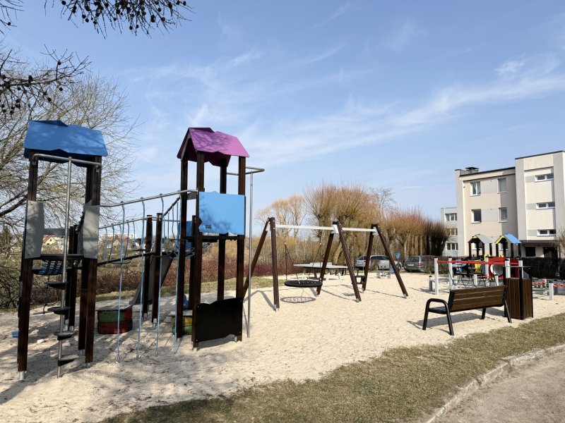 Atjaunots bērnu rotaļu un atpūtas laukums Bērzkalnu ielā 55