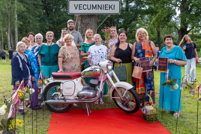 Floristikas konkursa dalībnieki