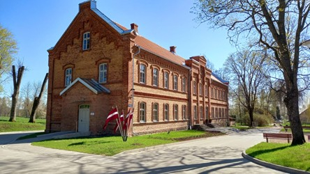 Vecumnieku Daudzfunkcionālais sociālo pakalpojumu centrs Sarkanā skola