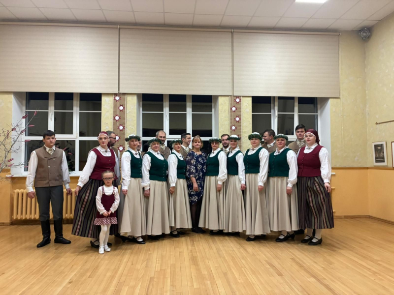 Vidējās paaudzes deju kolektīvs "Stelpe"