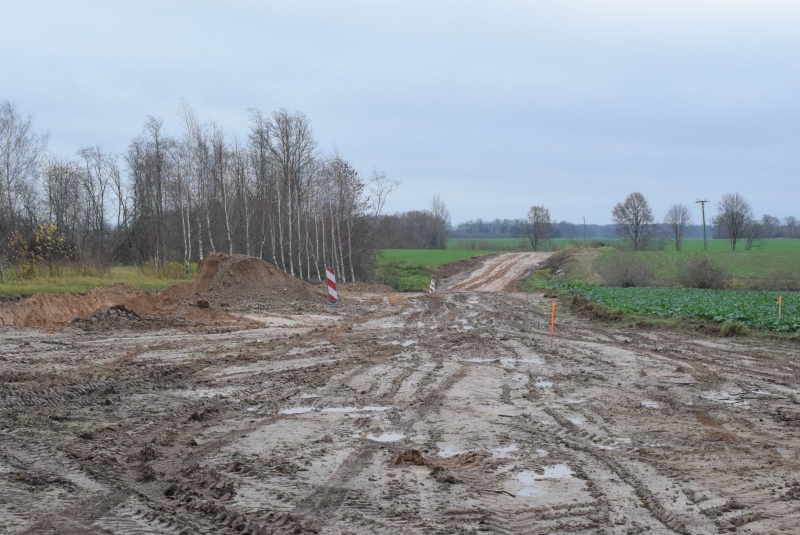 ceļa pārbūves darbi