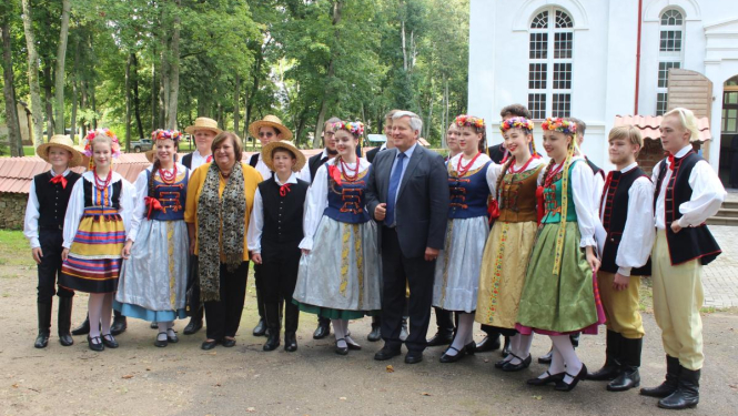 Grāfs Komorovskis apmeklē Kurmeni