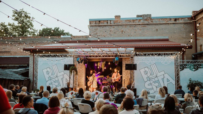 «Carnival Youth», «Comedy Latvia», «Otra Puse» – notikumu pagalms «Pulsēta» izsludina sezonas izskaņas norises