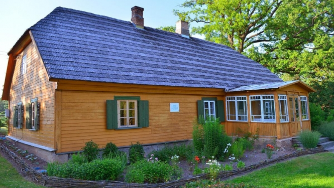 Piešķir papildu finansējumu investīciju projekta «Viļa Plūdoņa muzeja dzīvojamās mājas restaurācija» īstenošanai