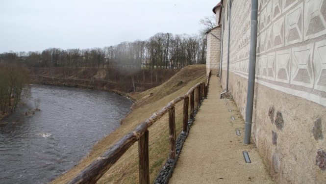 Taka Mēmeles stāvkrastā pie Bauskas pils gaida apmeklētājus