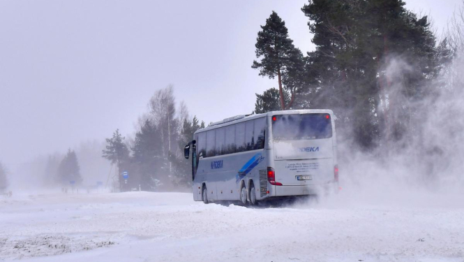Ziemassvētku un Jaunā gada brīvdienās gaidāmas izmaiņas vairāk nekā 400 reģionālo autobusu maršrutu