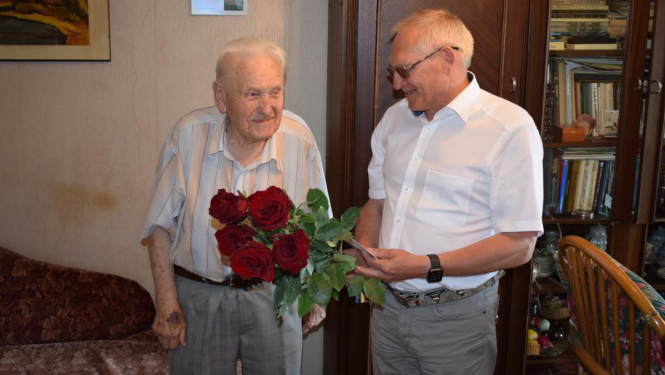 Alus meistars Kārlis Zālītis svin 95 gadu jubileju
