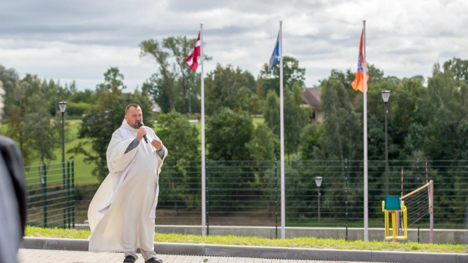 Oficiāli tiek atklāta jaunā Bauskas sporta halle
