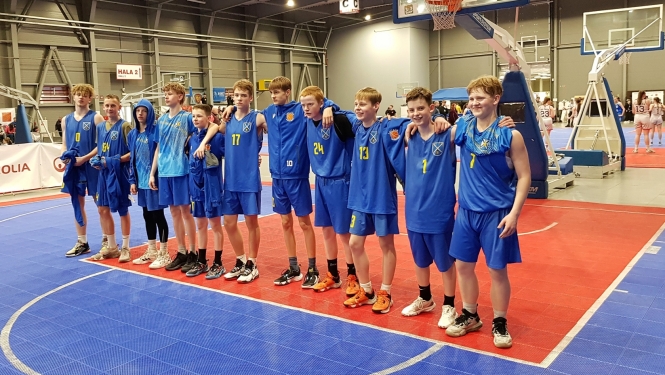 U15 bb Prāgā