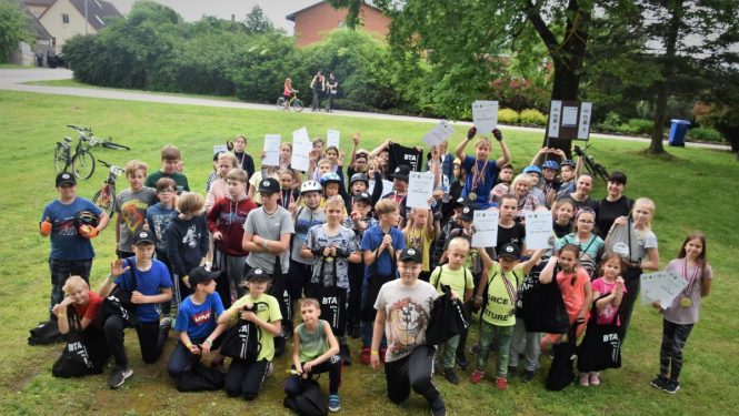 Iecavā valda azartisks velo sacensību gars