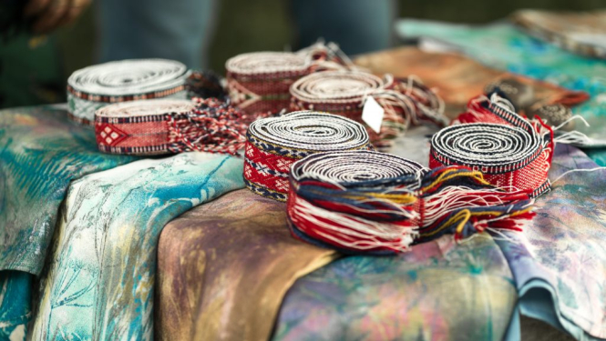 Mazajiem un vietējiem tirgotājiem paredzētas ielu tirdzniecības nodevas atlaides