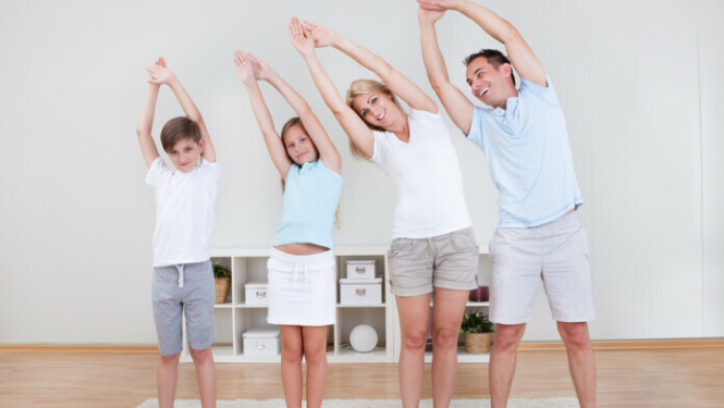 7 fizioterapeites padomi vecākiem un vingrojumu video skolēniem – kustībām attālināto mācību laikā