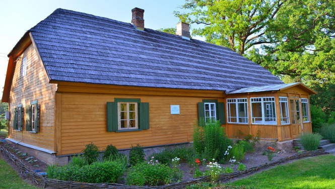 Piešķir papildu finansējumu investīciju projekta «Viļa Plūdoņa muzeja dzīvojamās mājas restaurācija» īstenošanai