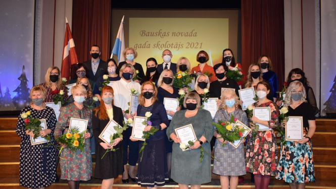 Pasākumā «Bauskas novada gada skolotājs 2021» godina pedagogus