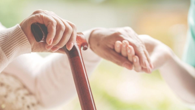 Apstiprina grozījumus Dienas centra izveides projektā