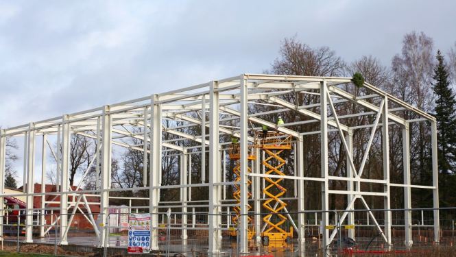 Skaistkalnes sporta hallei spāru svētki, akreditēta Skaistkalnes vidusskola