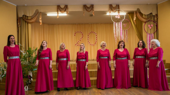 Vokālais ansamblis “Mežrozītes” skanīgi nosvin pastāvēšanas 20.gadskārtu