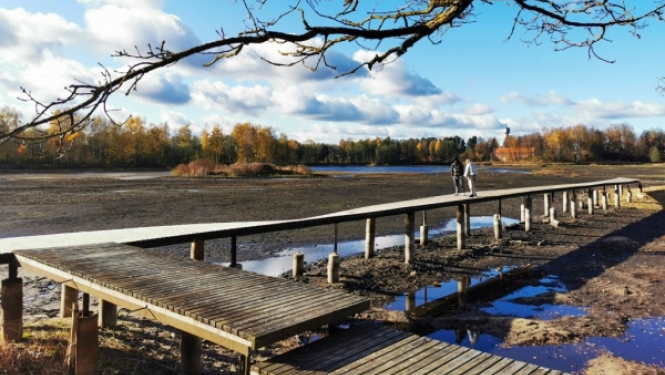 Noslēgts līgums par Vecumnieku Jaunā un Vecā ezera savienojošā ūdensvada caurules remontdarbiem