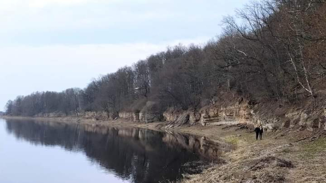 Jumpravmuižas klinšu un upes krasta attīrīšanas darbi