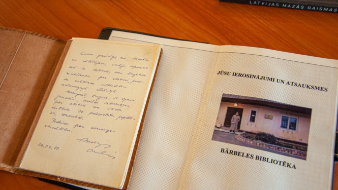 Bārbeles bibliotēkai 100