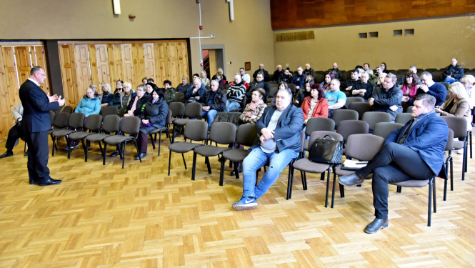 Iedzīvotāju tikšanās Misā