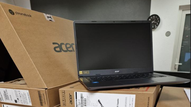 Bauskas Valsts ģimnāzija un Iecavas vidusskola saņems portatīvos datorus