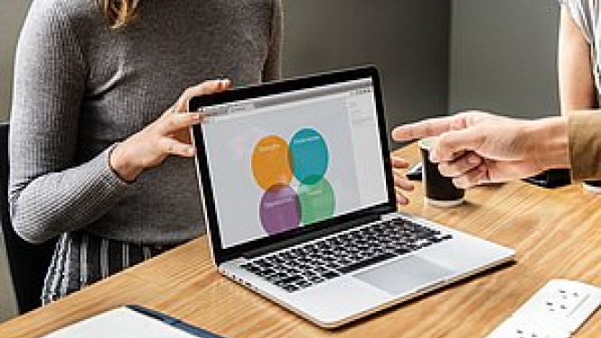 Uzņēmējus uz bezmaksas semināru «Finanšu datu analīzes pamati»