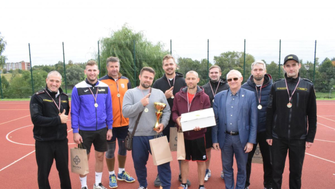 Bauskas VUGD daļas ugunsdzēsēji un glābēji uzvar volejbola sacensībās