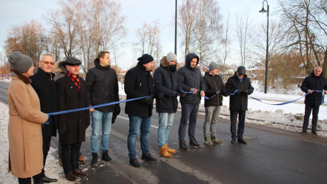 Oficiāli atklāta pārbūvētā Mēmeles iela Bauskā