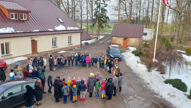 Dzied himnu pie Griķu skolas