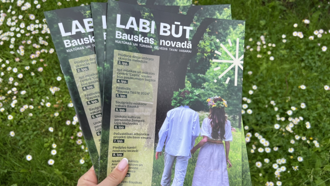 Vasaras brošūras 2024 vāks
